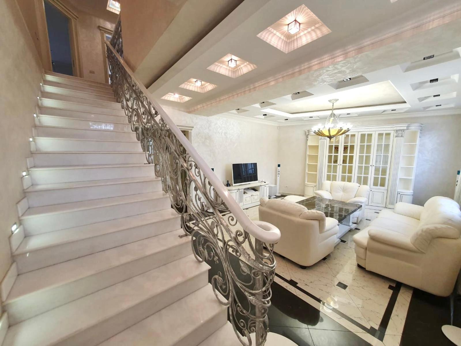 Роскошная Двухуровневая Квартира Luxurious Duplex Apartment Jereván Kültér fotó